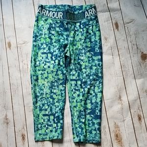 Girls Under Armour capri leggings. New. Sz Large